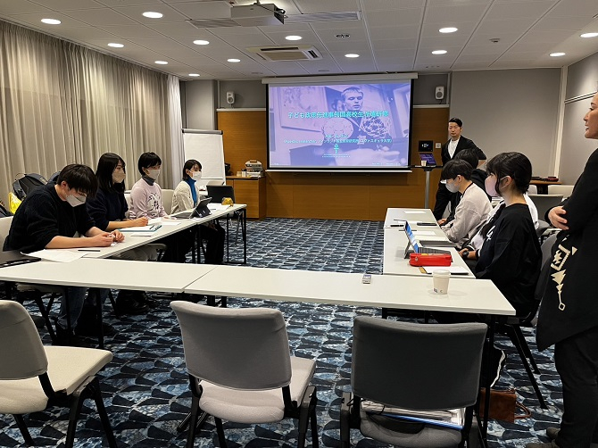 フィン11　在住日本人と
